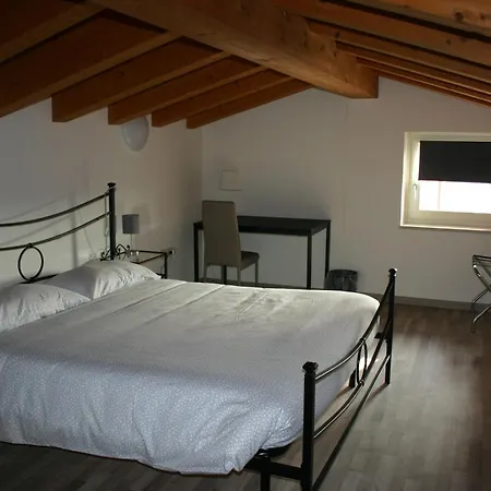 招待所 Via Venezia Accomodating Solutions 洛尼戈