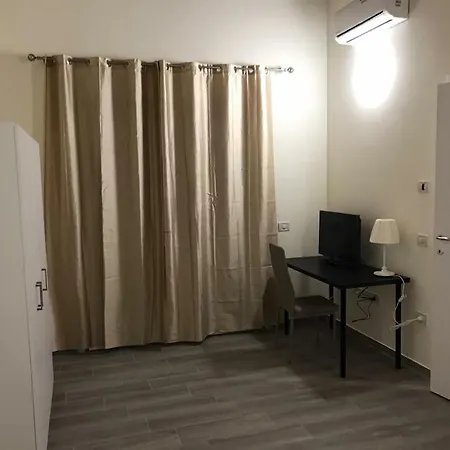 Via Venezia Accomodating Solutions 게스트하우스 로니고