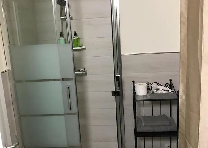 Via Venezia Accomodating Solutions